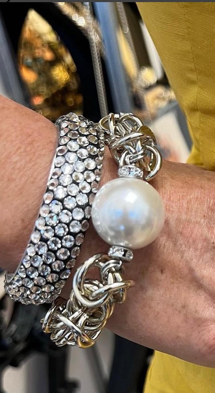 BE White Pearl Bracelet