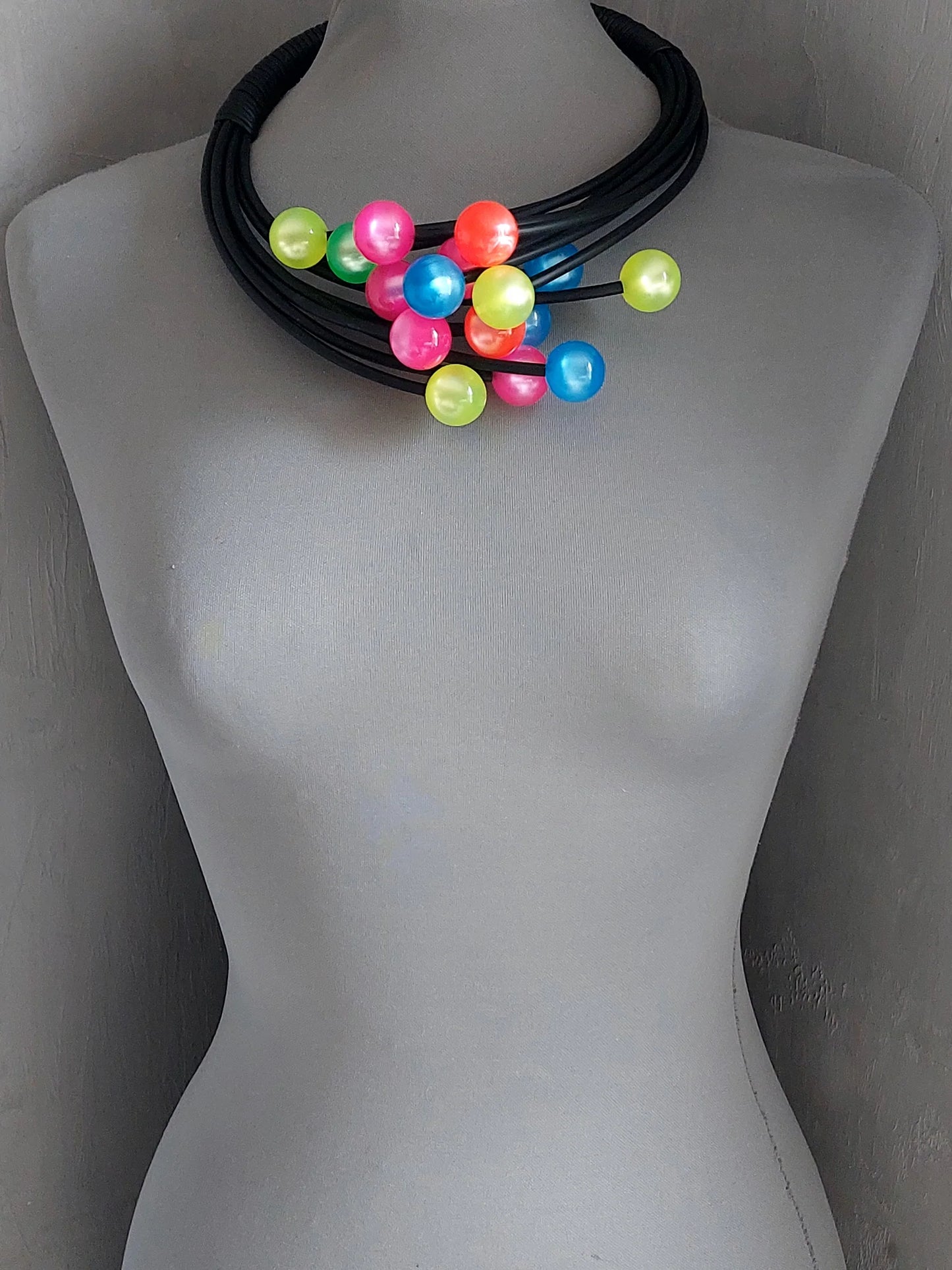 EM Gone With the Wind  Babol Necklace